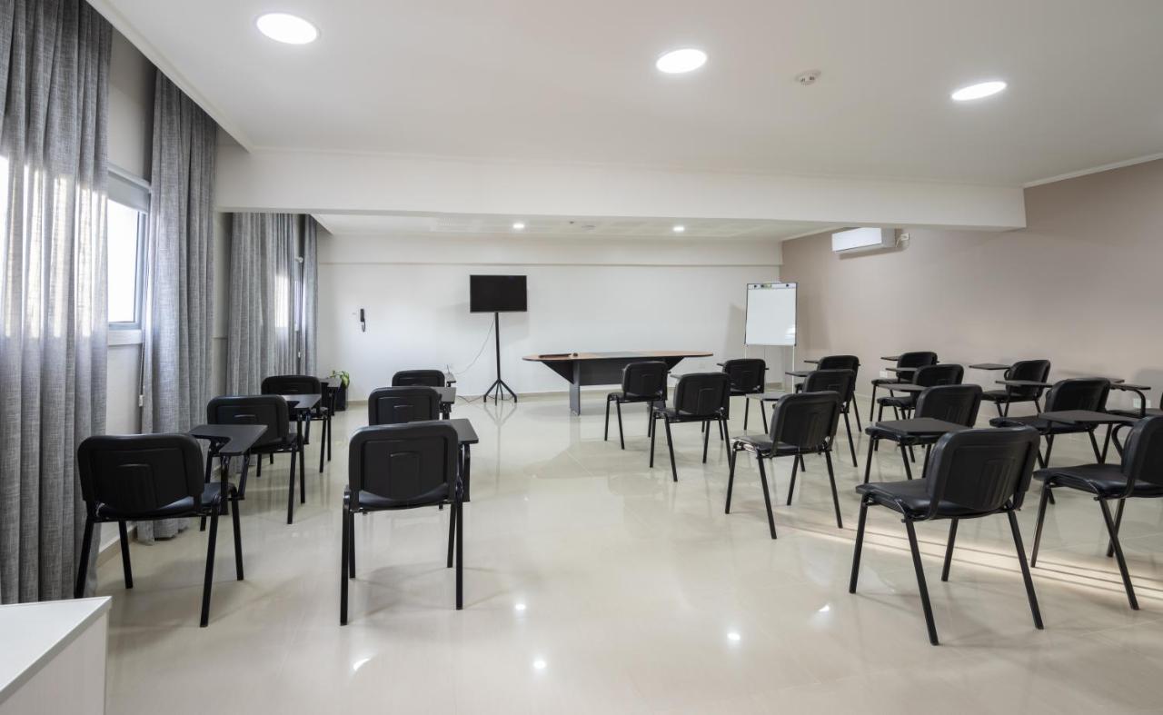 Apart Hotel Rivadavia 815 Neuquén Екстериор снимка