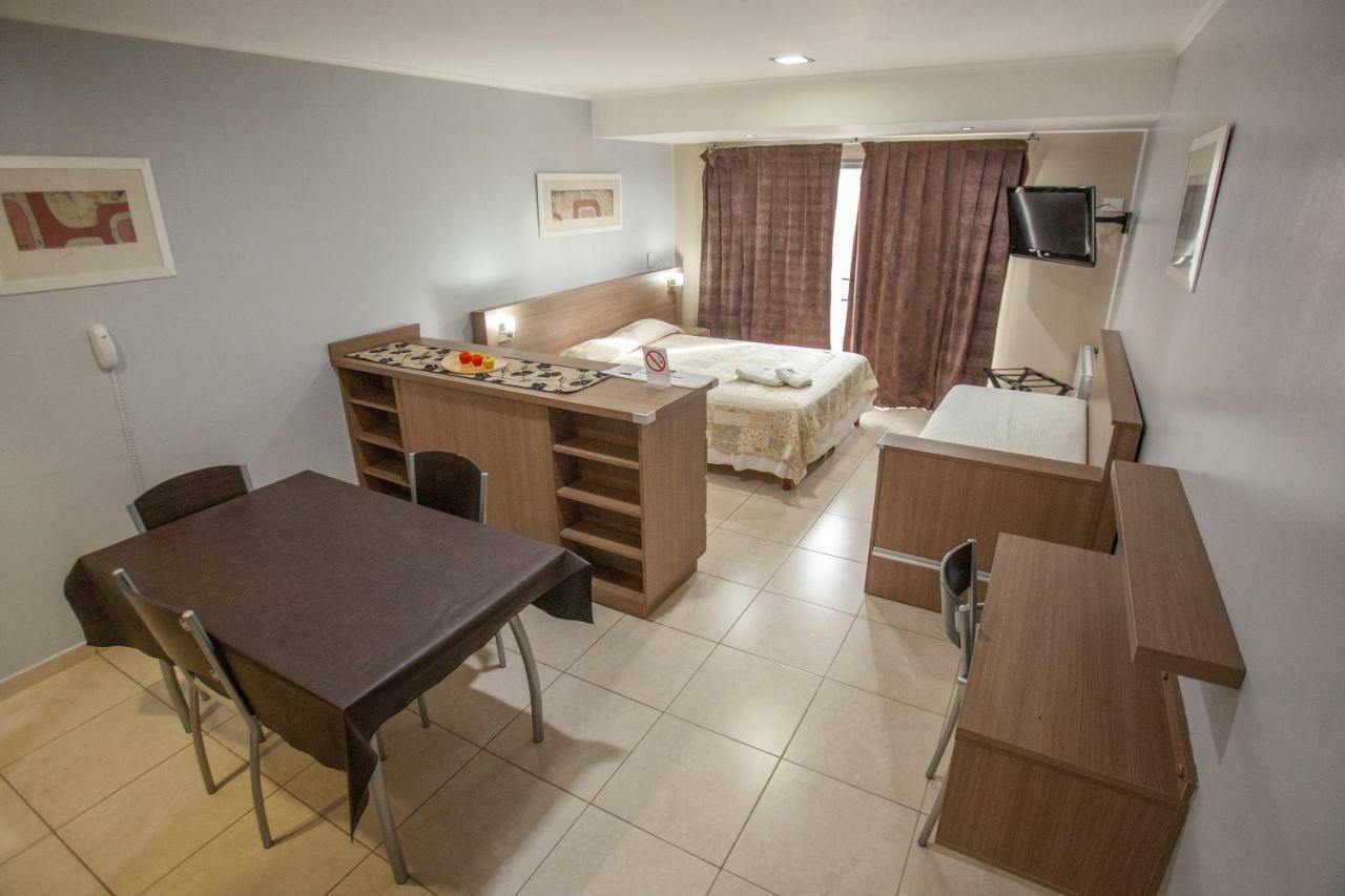 Apart Hotel Rivadavia 815 Neuquén Екстериор снимка