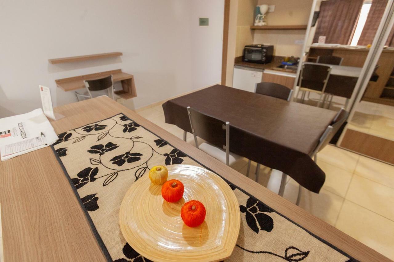 Apart Hotel Rivadavia 815 Neuquén Екстериор снимка