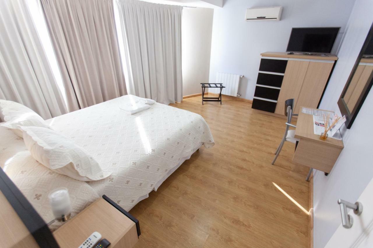 Apart Hotel Rivadavia 815 Neuquén Екстериор снимка